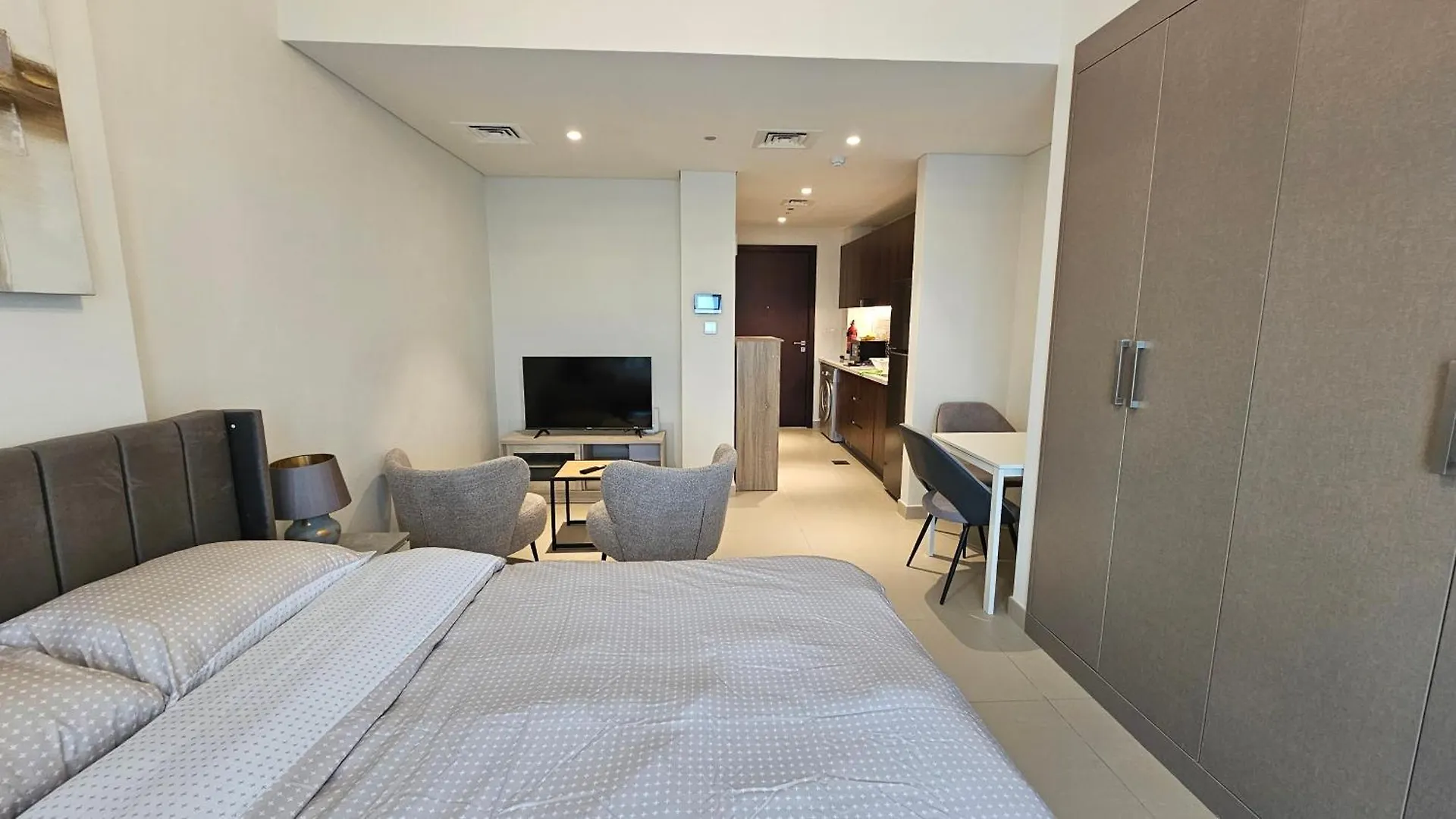 Spacious Luxurious Studio Al Furjan Dubai 0*,  United Arab Emirates